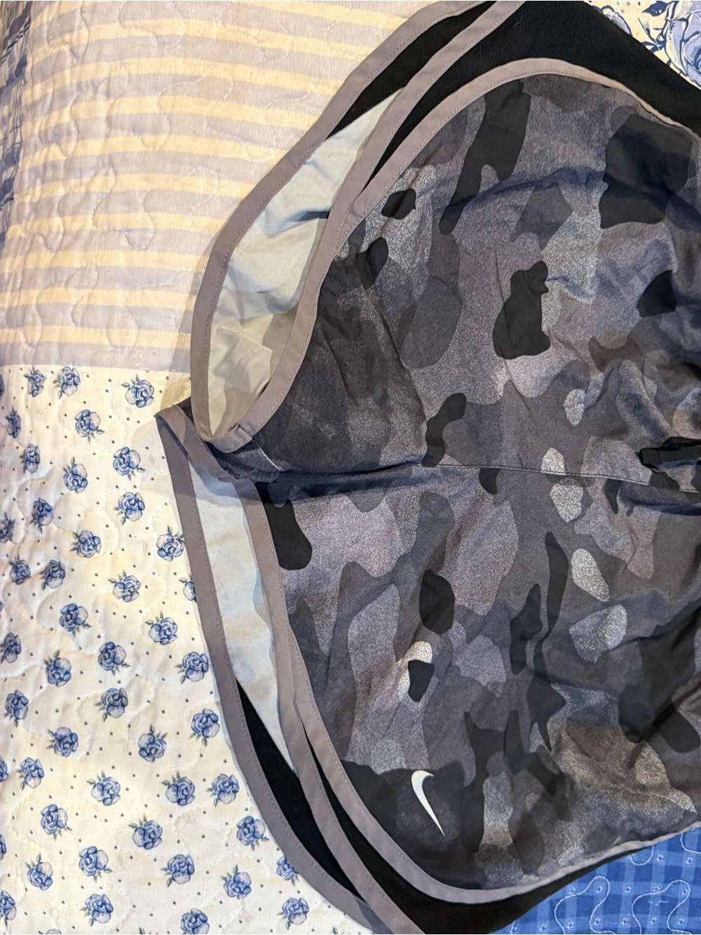 Nike Women's Black & Gray Camo Sports Bra